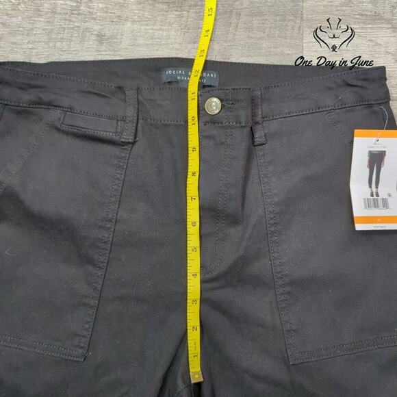 Social Standard Logan Utility Pants Size 12 - Picture 4 of 6